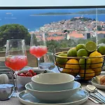 Pearl Seaview Primosten