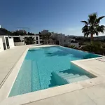 Pearl Seaview Apartment