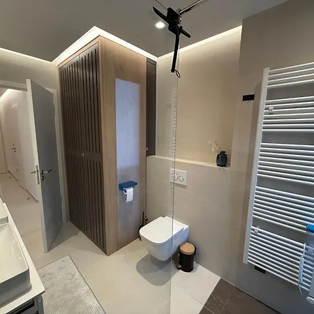 Pearl Seaview Примоштен