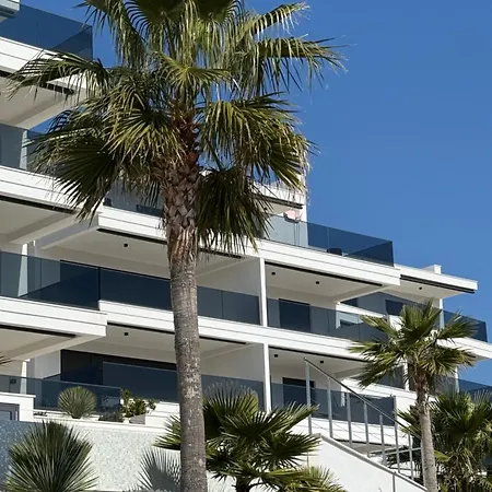 Pearl Seaview Apartment *